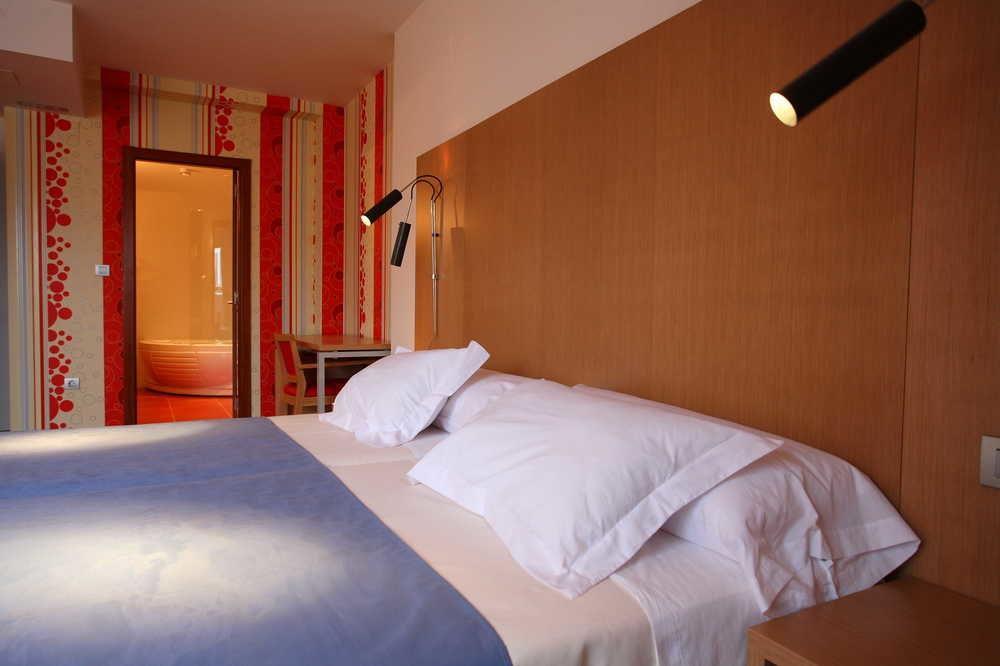 Hotel Ril Burela ภายนอก รูปภาพ