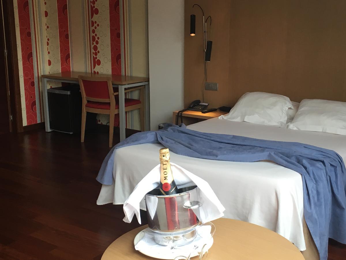Hotel Ril Burela ภายนอก รูปภาพ